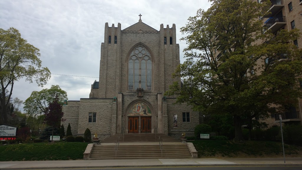 Blessed Sacrament Church | 24 Cheritan Ave, Toronto, ON M4R 1S4, Canada | Phone: (416) 481-2256