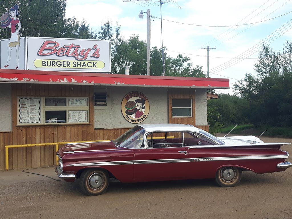 Betsys Burger Shack | 179 Wheatland Ave, Smoky Lake, AB T0A 3C0, Canada | Phone: (780) 656-4088