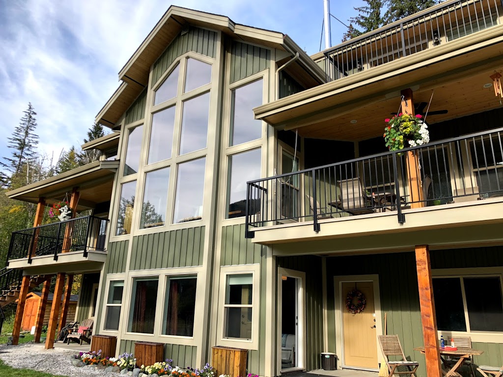 Peaks Bed and Breakfast | 7384 Cahilty Cres, Sun Peaks (British Columbia), BC V0E 1Z1, Canada | Phone: (778) 468-8355