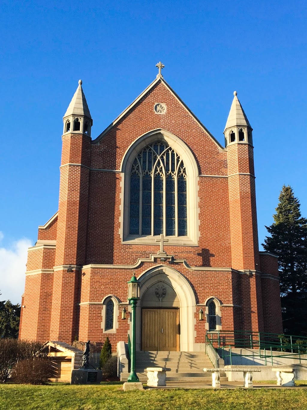 St. Johns Roman Catholic Church | 85 Strange St, Kitchener, ON N2G 1R4, Canada | Phone: (519) 745-7855