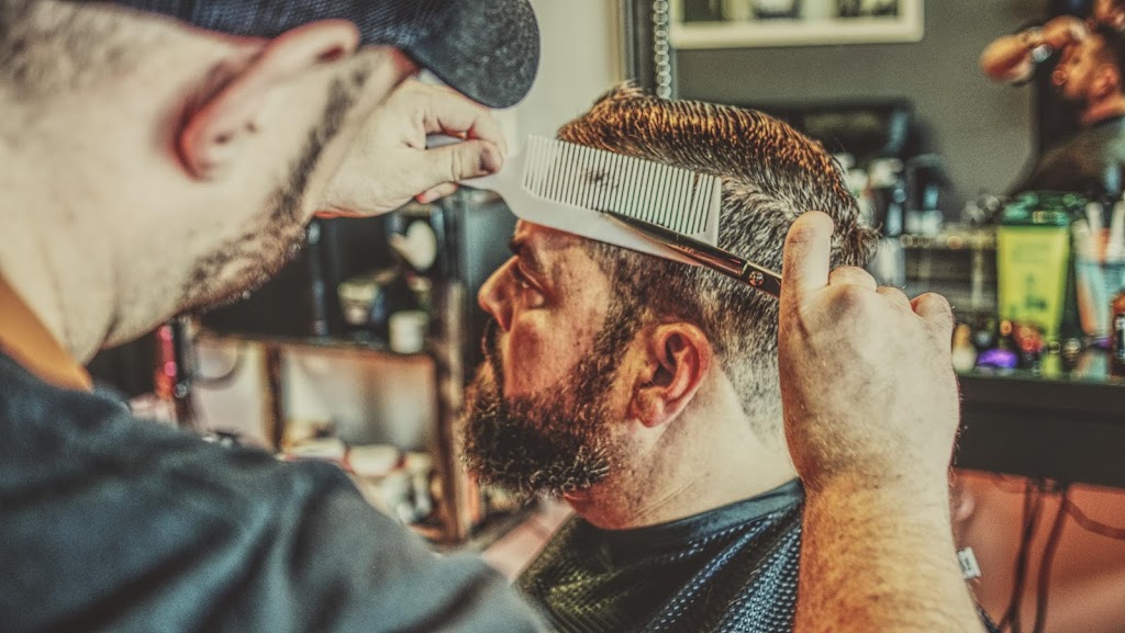 V&M Barbershop / Barbier | 2216 Bd du Curé-Labelle, Laval, QC H7T 1R1, Canada | Phone: (450) 680-1818