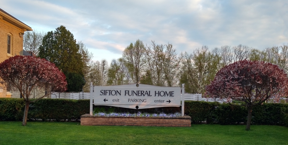 Sifton Funeral Home Limited | 118 Wellington St, St Thomas, ON N5R 2R2, Canada | Phone: (519) 631-1160