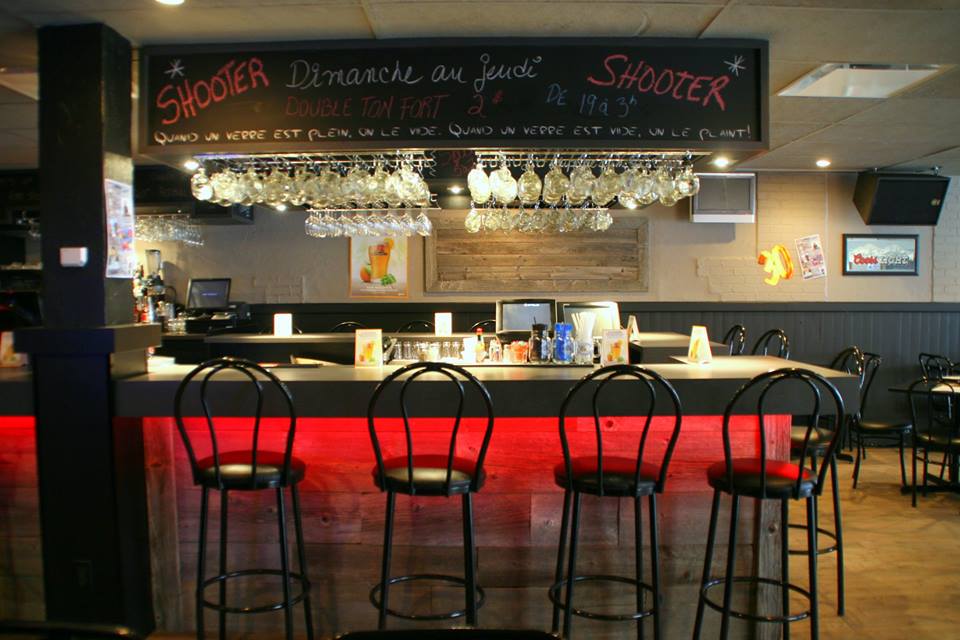 Restaurant - Bar Brassette LAmi Enr | 265 Avenue St Laurent, Louiseville, QC J5V 1K2, Canada | Phone: (819) 228-3939