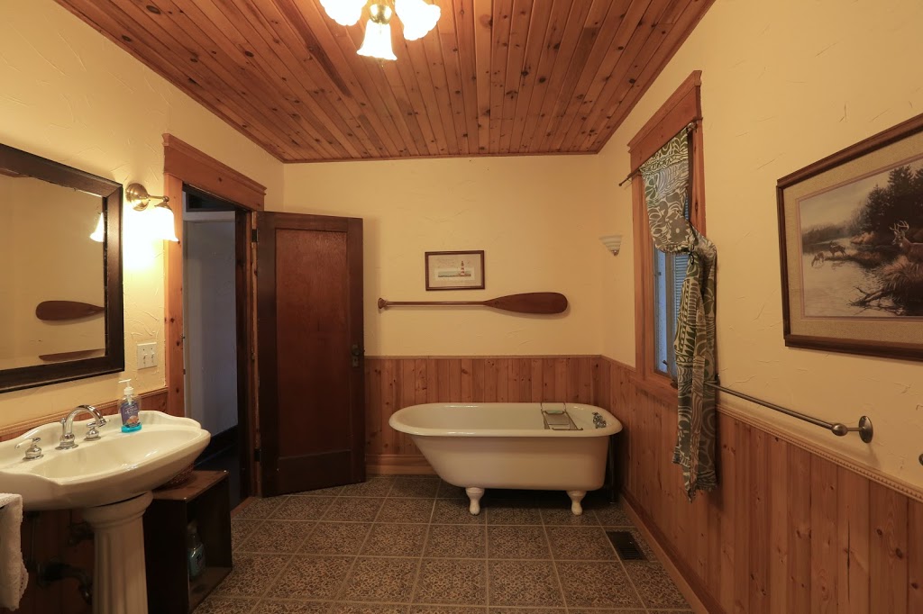 Melody Lodge | 4328 Melody Lodge Lane, South Frontenac, ON K0H, Canada | Phone: (613) 387-3497