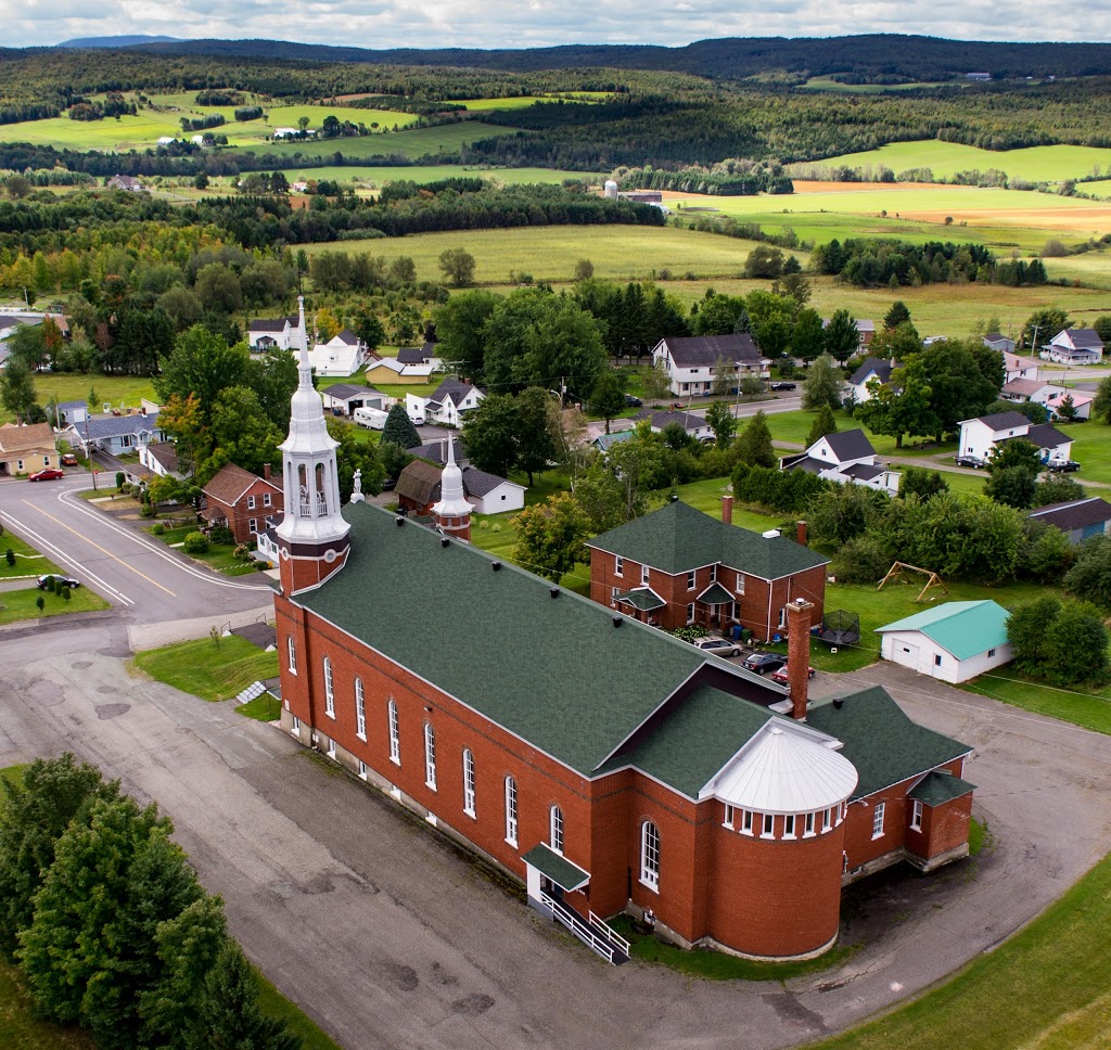 Presbyteres-Eglises Catholiques | 20 DE LEGLISE, Saint-Isidore-de-Clifton, QC J0B 2X0, Canada | Phone: (819) 658-3525