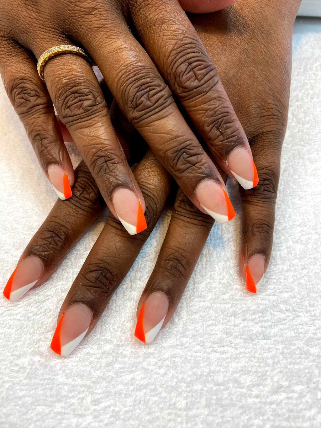 Hot Nails | 1345 Huron St #7, London, ON N5V 2E3, Canada | Phone: (519) 453-5162