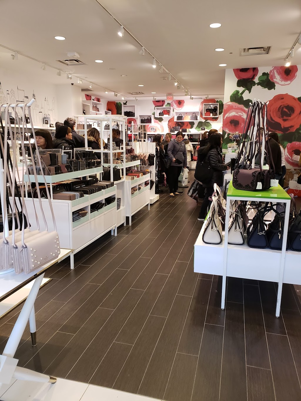 Kate Spade Outlet | 13850 Steeles Ave #703, Halton Hills, ON L7G 0J1, Canada | Phone: (905) 636-0034