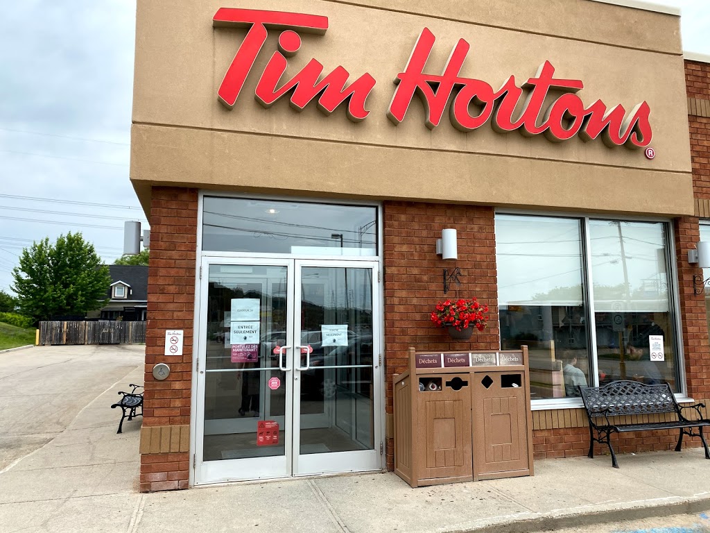 Tim Hortons | 2035 Bd de Comporté, La Malbaie, QC G5A 1N8, Canada | Phone: (418) 665-6464