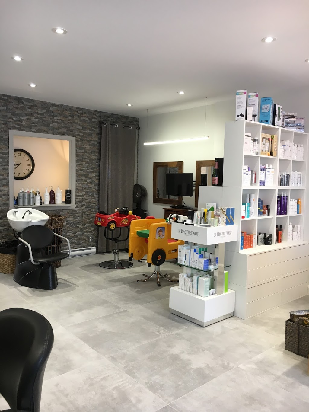 Salon de Beauté Rayon dOr Inc | 213 Rue Jean Juneau, Saint-Augustin-de-Desmaures, QC G3A 2W1, Canada | Phone: (418) 878-4932