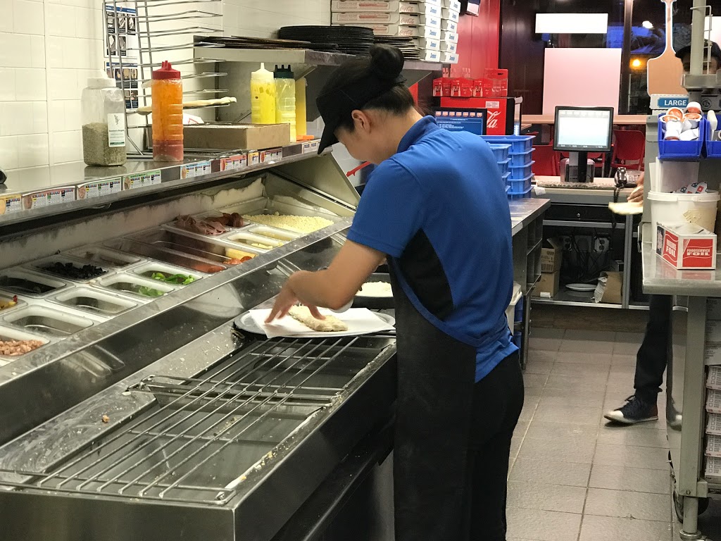 Dominos Pizza | 404 College St, Toronto, ON M5T 1S8, Canada | Phone: (416) 640-7777