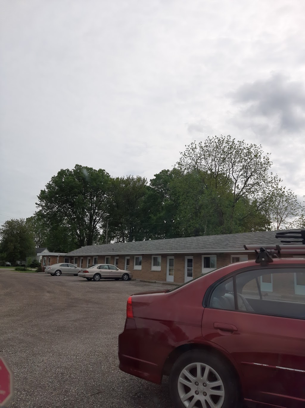 Adams Golden Acres Motel | 438 Main St W, Kingsville, ON N9Y 2K2, Canada | Phone: (519) 733-6531