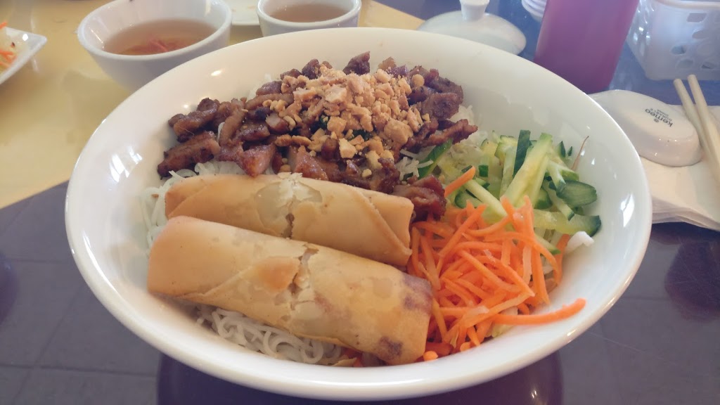 Pho Binh Dan | 11121 156 St NW, Edmonton, AB T5M 1X9, Canada | Phone: (780) 447-3360