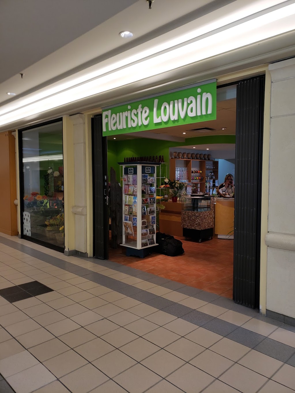 Montreenbois.ca | Marguerite Fleuriste 2117 Boulevard du Curé-Labelle, Saint-Jérôme, QC J7Y 1S9 Fleuriste Louvain 3100 Boulevard de la Concorde E #51, Laval, Quebec H7E 2B8, Saint-Jérôme, QC J7Y 1S9, Canada | Phone: (450) 820-2252