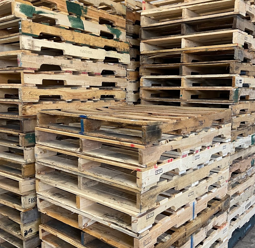 Tower Pallets | 100 Easton Rd, Brantford, ON N3P 1J5, Canada | Phone: (519) 754-6063