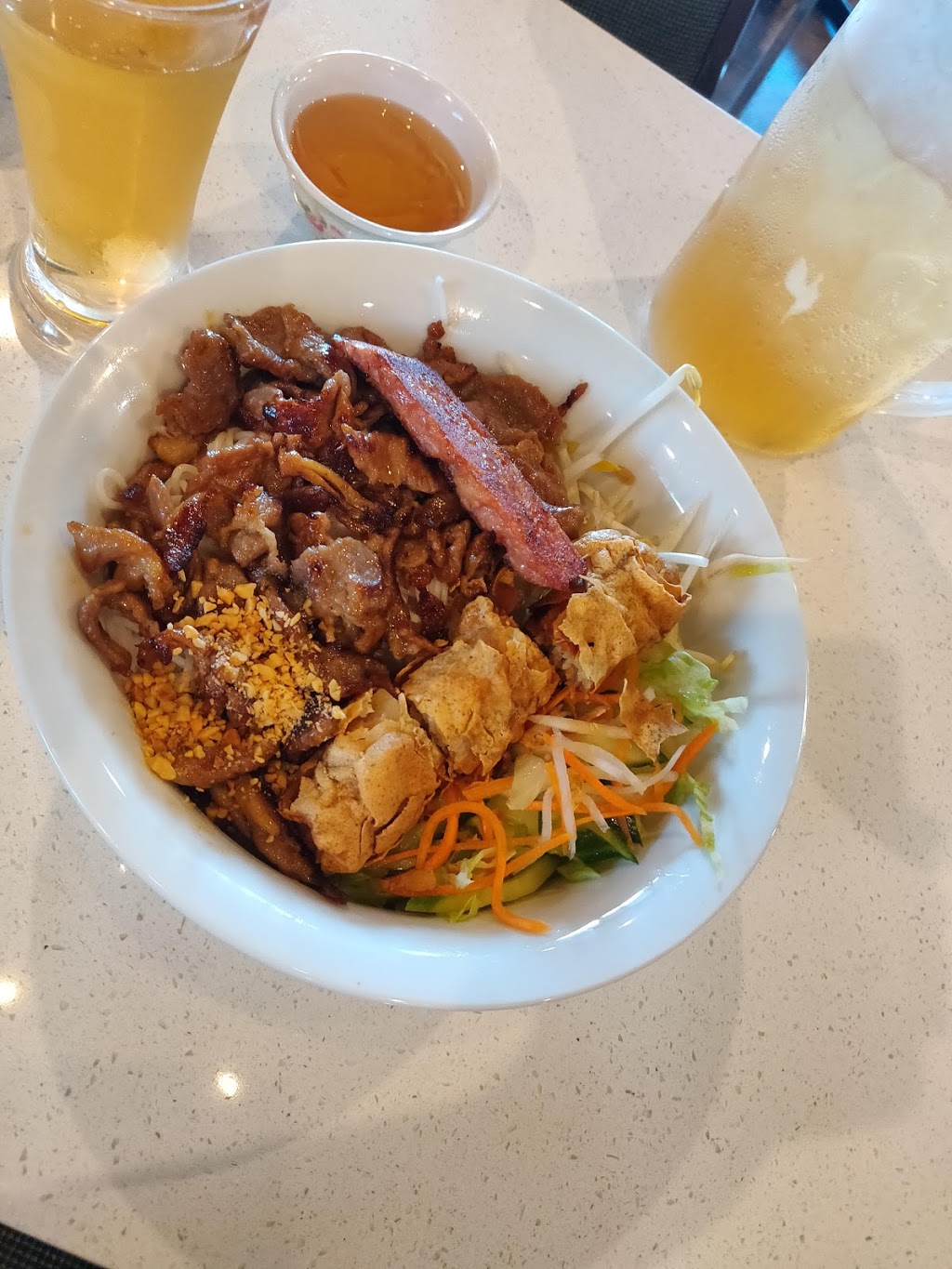 Pho Kha | 6865 Dawson St, Niagara Falls, ON L2E 7B6, Canada | Phone: (289) 296-0588