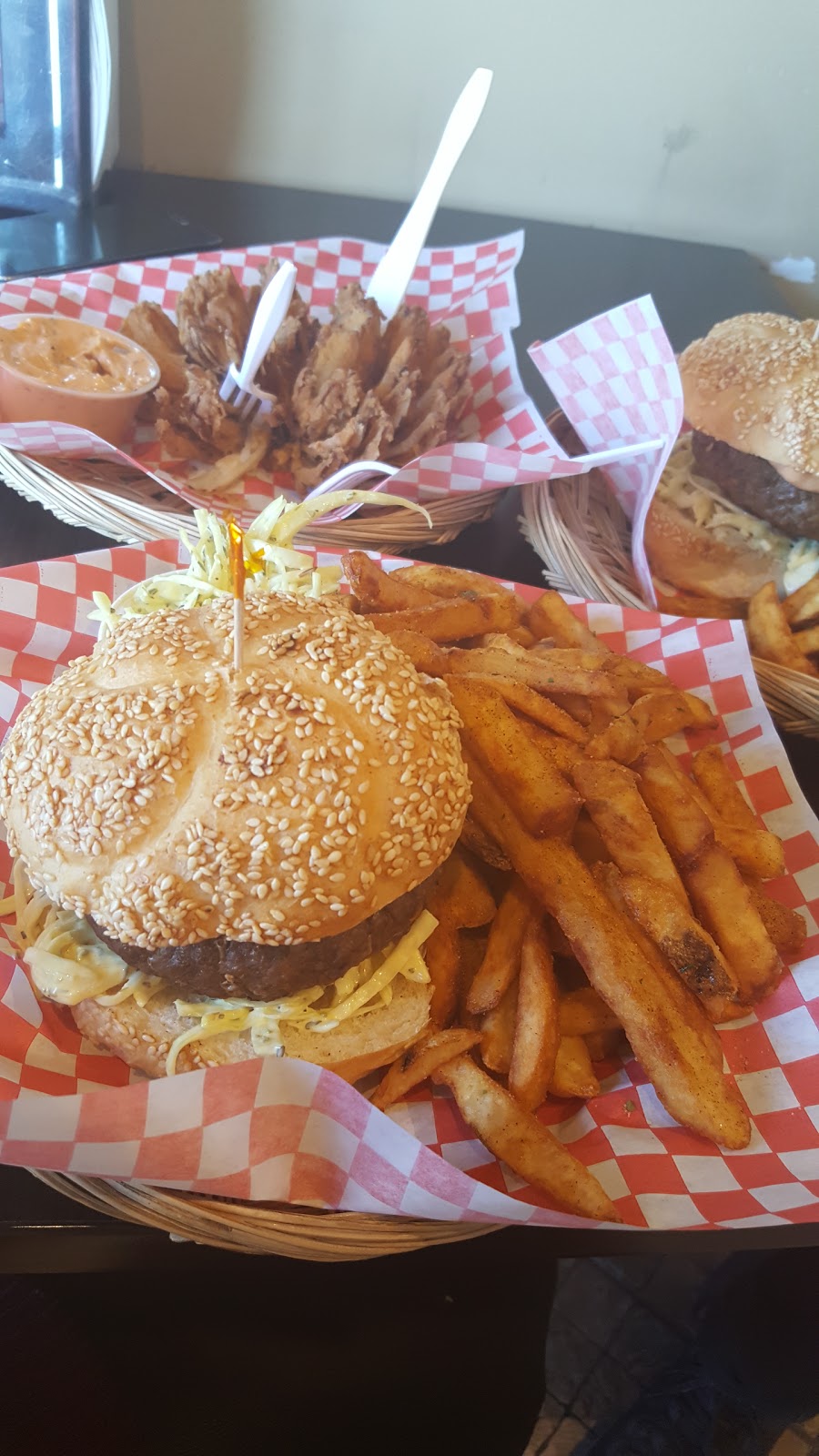 Stuffed Burgers and Pizza | 912 Saint Laurent Boulevard, Ottawa, ON K1K 3B3, Canada | Phone: (613) 749-1010