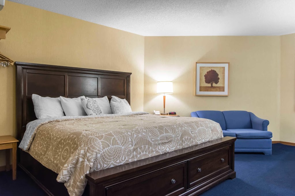 Econo Lodge Airport | 7320 Boulevard Wilfrid-Hamel, Québec, QC G2G 1C1, Canada | Phone: (418) 872-5038