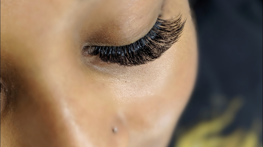 Lashes by Becky | 2021 Sixth Line, Oakville, ON L6H 4S2, Canada | Phone: (905) 208-2788