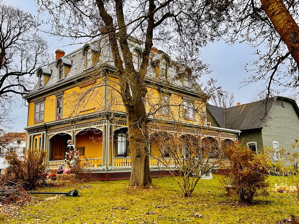 Beaconsfield Historic House | 2 Kent St, Charlottetown, PE C1A 1M6, Canada | Phone: (902) 368-6603