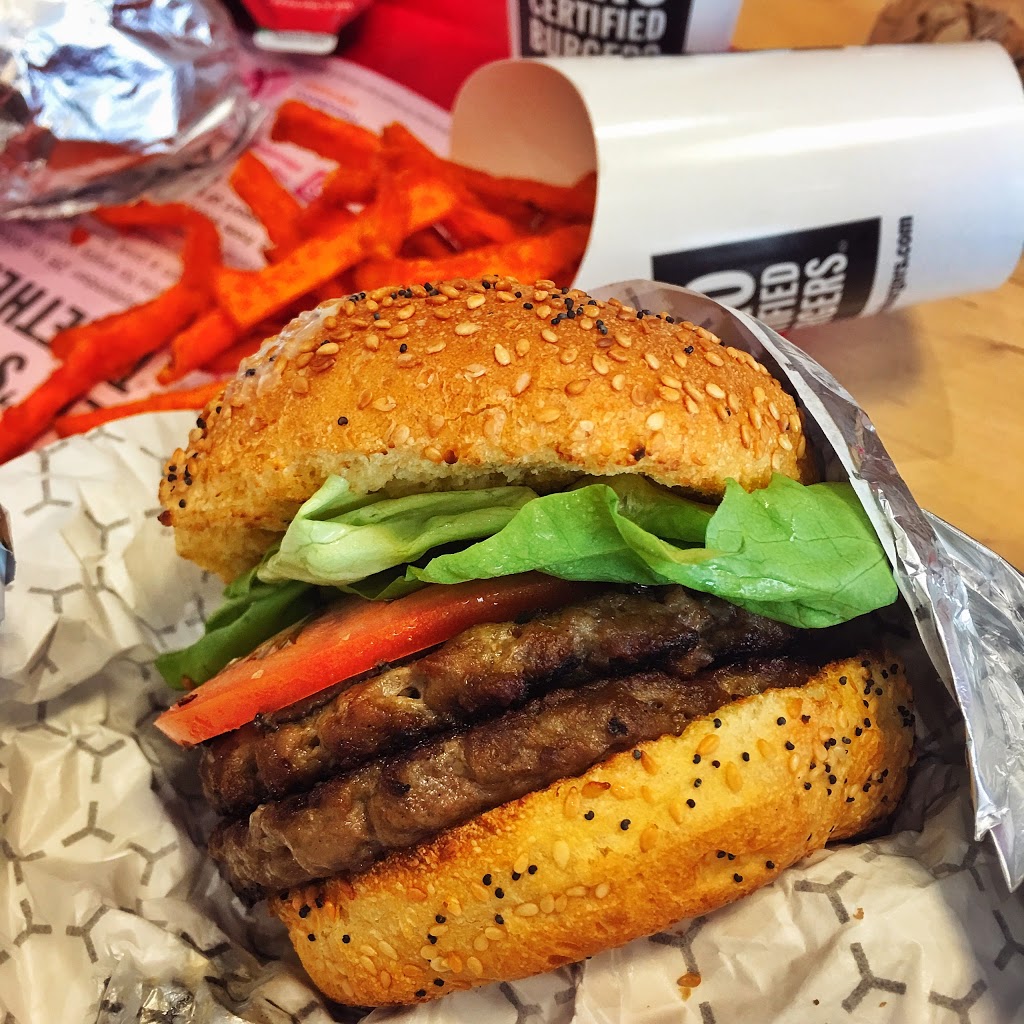 Hero Certified Burgers | 15340 Bayview Ave b6, Aurora, ON L4G 7J1, Canada | Phone: (905) 727-3218