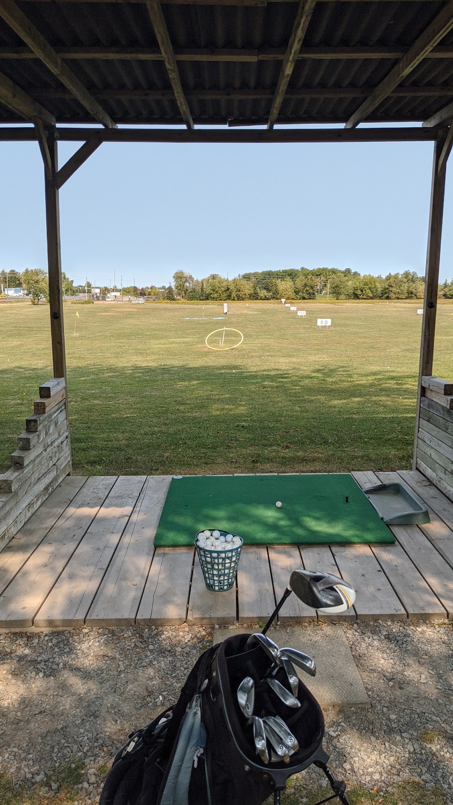 Pineridge Driving Range & 18 Hole Mini Golf | 1723 Merrittville Hwy, Welland, ON L3B 5N5, Canada | Phone: (905) 384-4471