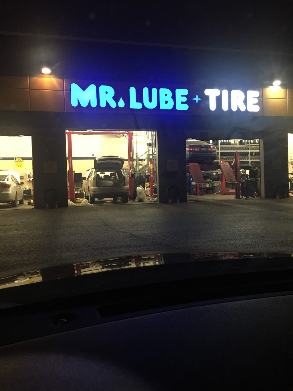 Mr. Lube in Walmart | 8300 27 Hwy, Woodbridge, ON L4H 0R9, Canada | Phone: (905) 856-1024