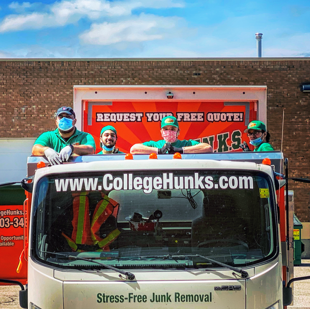 College Hunks Hauling Junk and Moving | 3190 Ridgeway Dr Unit 4, Mississauga, ON L5L 5S8, Canada | Phone: (647) 499-7169