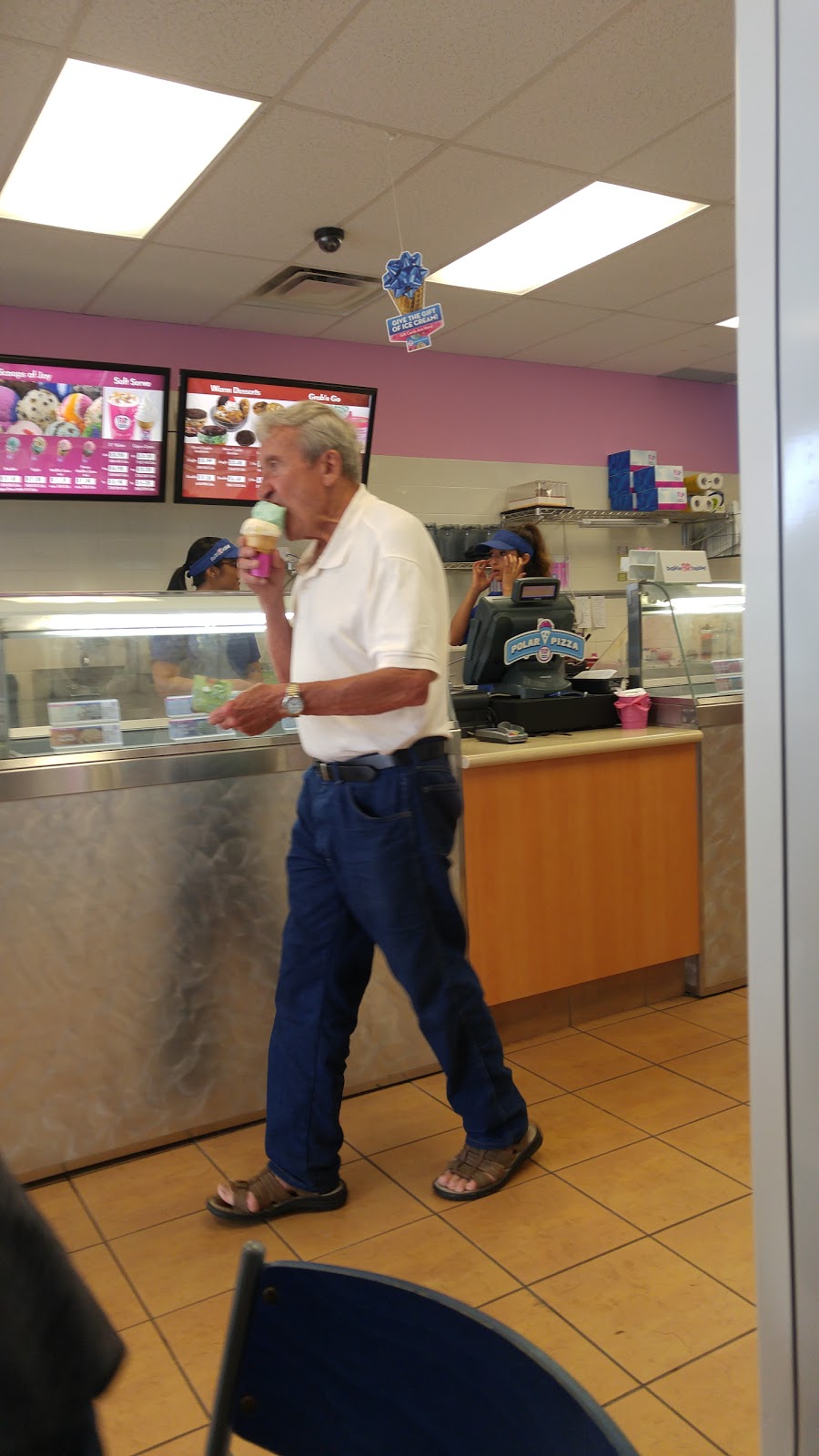 Baskin Robbins | Speedvale Shopping Centre, 328 Speedvale Ave E, Guelph, ON N1E 1N5, Canada | Phone: (519) 265-8831