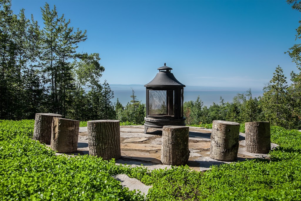 LA CACHE par LÉlan de Charlevoix (membre de la CITQ #294439) | 66 Chem. Alfred-Pellan, Petite-Rivière-Saint-François, QC G0A 2L0, Canada | Phone: (514) 462-9557