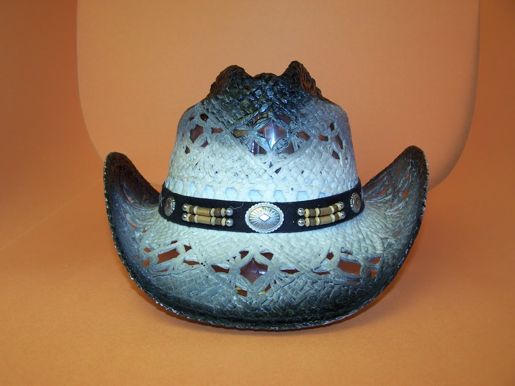 Les Chapeaux des Gorewiches | 520 Rue Notre Dame, Saint-Tite, QC G0X 3H0, Canada | Phone: (418) 365-1324