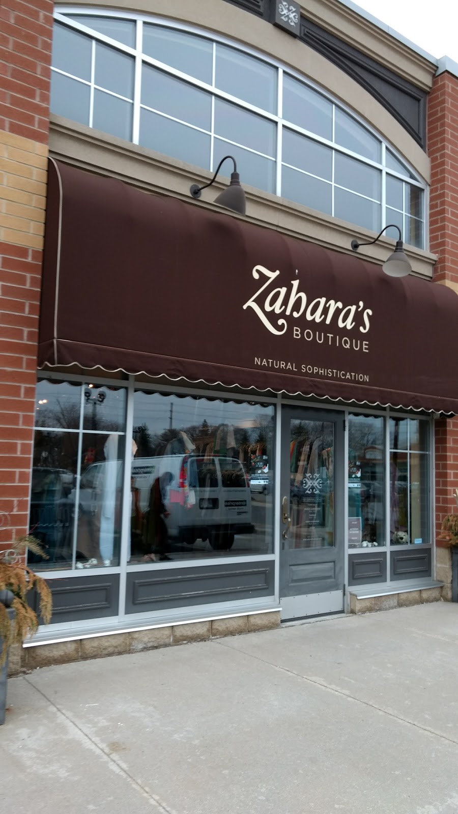 Zaharas Boutique | 321 Cornwall Rd, Oakville, ON L6J 7Z5, Canada | Phone: (905) 339-2221