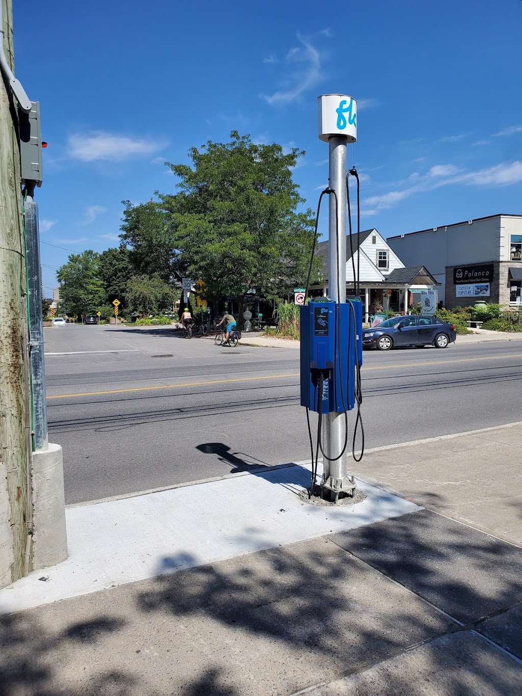 FLO Charging Station | 190 Richmond Rd, Ottawa, ON K1Z 6W6, Canada | Phone: (844) 825-3356