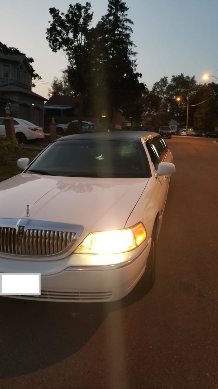 Aero line Limo | 74 Saugeen Crescent, Scarborough, ON M1K 3N1, Canada | Phone: (416) 564-0677