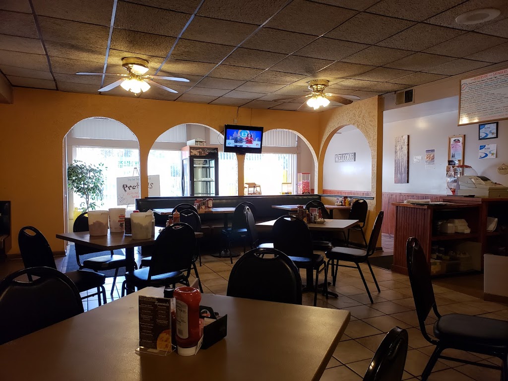 Riverside Family Dining | 27 Howard St, Croswell, MI 48422, USA | Phone: (810) 679-4771