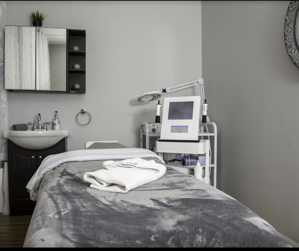 Clinique desthétique Novani - Chambly | 900 Bd de Périgny #102, Chambly, QC J3L 1W6, Canada | Phone: (514) 585-0376