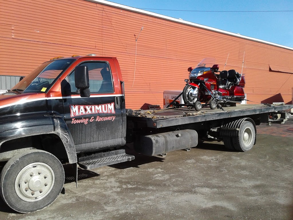 Maximum Towing and Recovery | 3156 Lakefield Rd, Lakefield, ON K9J 6X5, Canada | Phone: (705) 652-1142