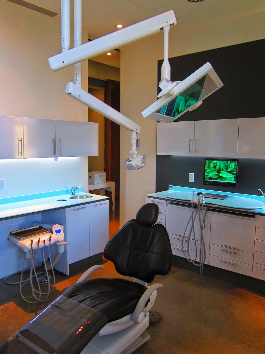 AURA Clinique Dentaire Elite - Dr. Raegan Arnason, DDS | 520 Rue DAvaugour #2100, Boucherville, QC J4B 0G6, Canada | Phone: (450) 449-6333
