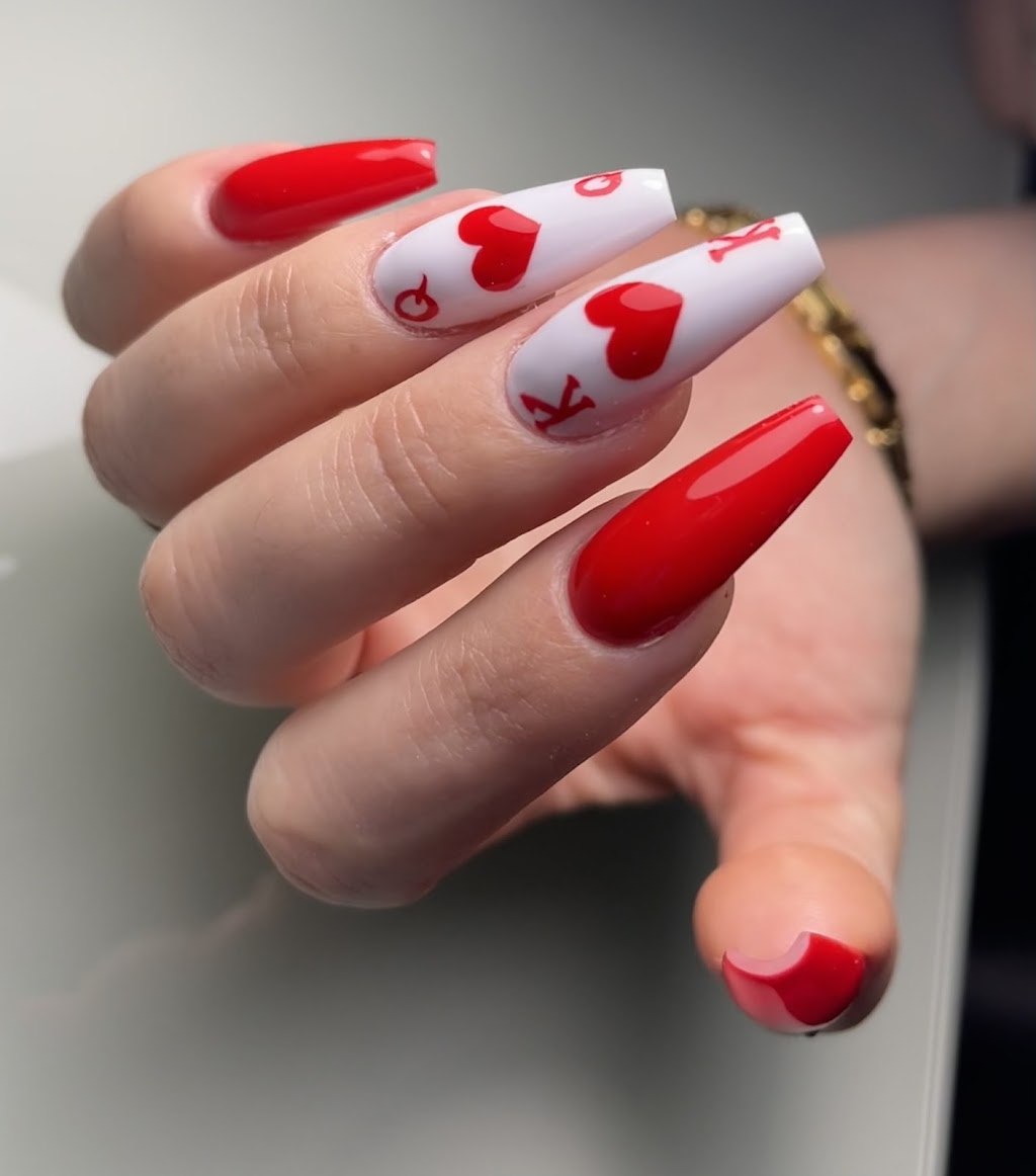 Le Nail Spot | 340 Bd du Havre Suite 106, Salaberry-de-Valleyfield, QC J6S 1S6, Canada | Phone: (514) 808-7074