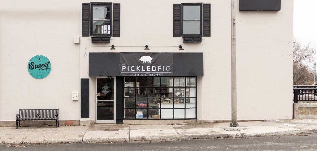 The Pickled Pig | 1 Chambers St, Smiths Falls, ON K7A 2Y1, Canada | Phone: (613) 283-7707