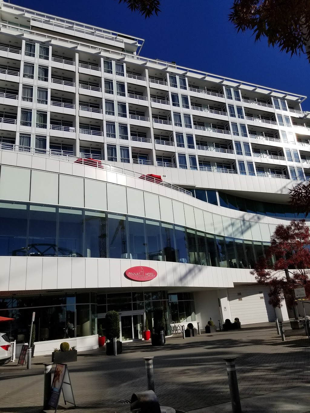 Pinnacle Hotel at the Pier | 138 Victory Ship Way, North Vancouver, BC V7L 0A7, Canada | Phone: (604) 986-7437