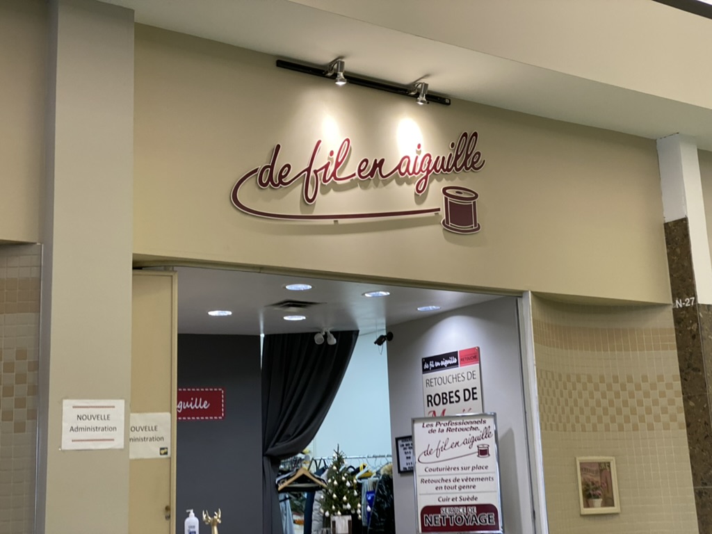 De Fil En Aiguille | 3131 Blvd. de la Côte-Vertu, Saint-Laurent, QC H4R 1Y8, Canada | Phone: (514) 335-3242