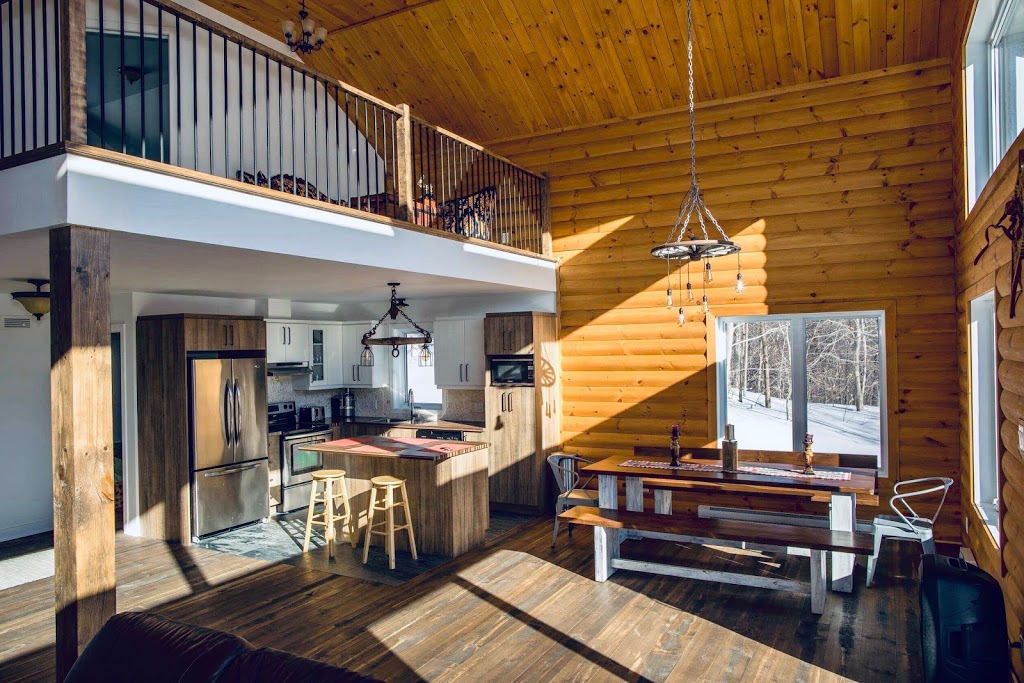 Chalet Belle Roche | Lac-Thurson, Wentworth-Nord, QC J0T 1Y0, Canada | Phone: (514) 998-6491