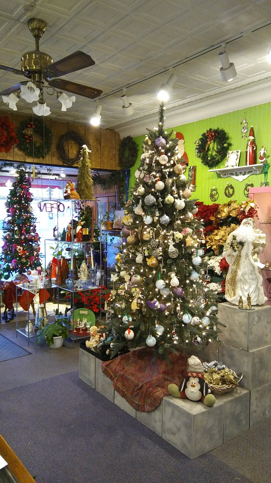 Sherwood Florist | 458 Oliver St, North Tonawanda, NY 14120, USA | Phone: (716) 693-5356