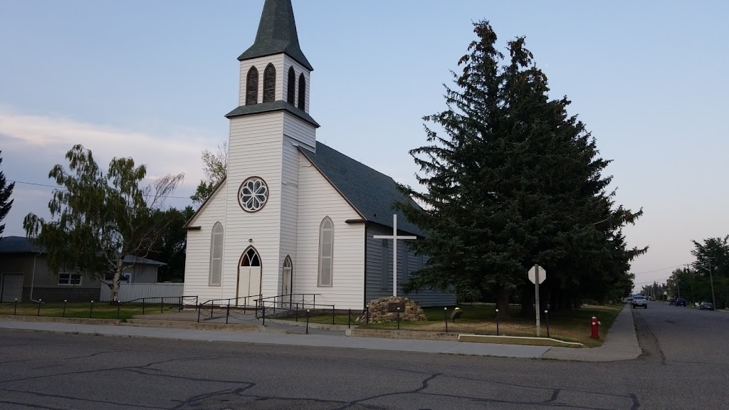 Holy Cross Roman Catholic Church | Canada, 2604 3 Ave, Fort Macleod, AB T0L 0Z0, Canada | Phone: (403) 553-3040