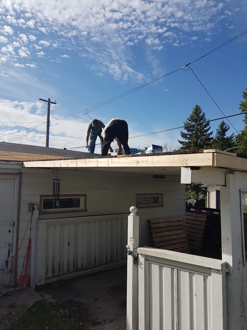 Dachdecker Roofing | 73 Siddall Crescent, Winnipeg, MB R2K 3W5, Canada | Phone: (204) 509-8426