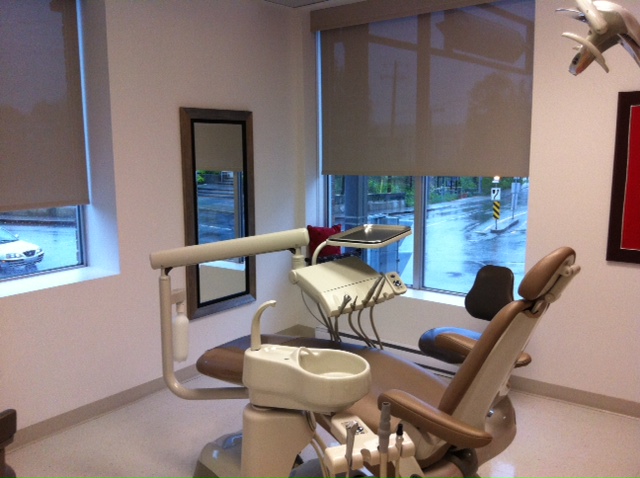 Dental Center Du Vieux Sherbrooke | 209 Rue Belvédère N #100, Sherbrooke, QC J1H 4A7, Canada | Phone: (819) 565-4132