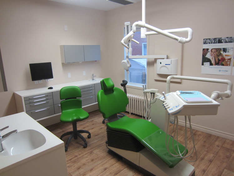 Clinique Dentaire Beaubien | 1299 Rue Beaubien E, Montréal, QC H2S 1V1, Canada | Phone: (514) 279-3636