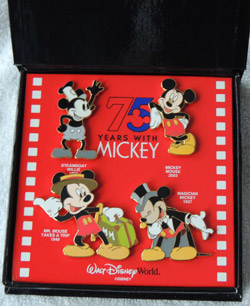 Disney Collectors Club | 20 Innisfil St, Barrie, ON L4N 3C9, Canada | Phone: (705) 241-0506