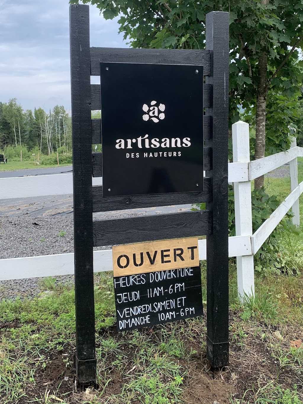 Artisans des Hauteurs | 520 Chem. des Hauteurs, Sainte-Lucie-des-Laurentides, QC J0T 2J0, Canada | Phone: (416) 705-8092