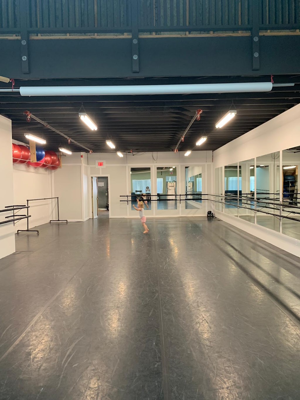 Howe Sound Dance Academy | 39002 Discovery Way #150, Squamish, BC V8B 0E5, Canada | Phone: (604) 892-5500